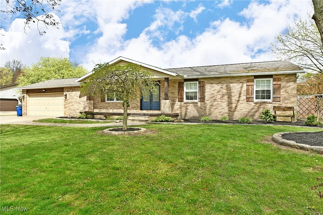 288 Butternut Cir photo 1