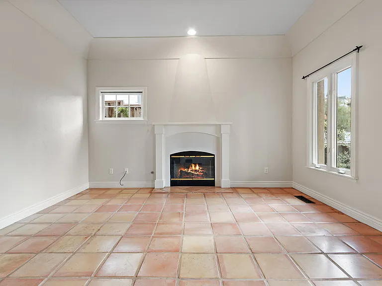 6362 Broadway Ter — Photo 3