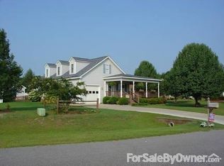 2404 Summerfield Dr, Tarboro, NC 27886