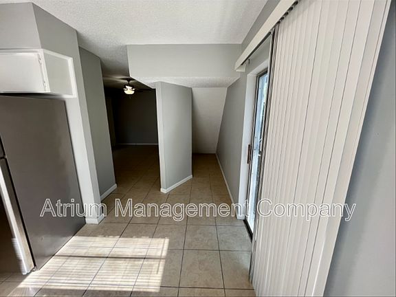 4th image of 10232 N Ojus Dr #B