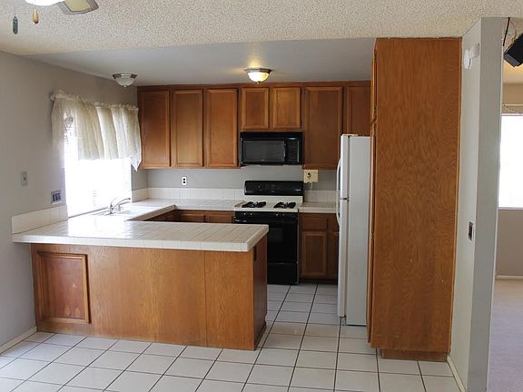 5th image of 744 Kingswood St