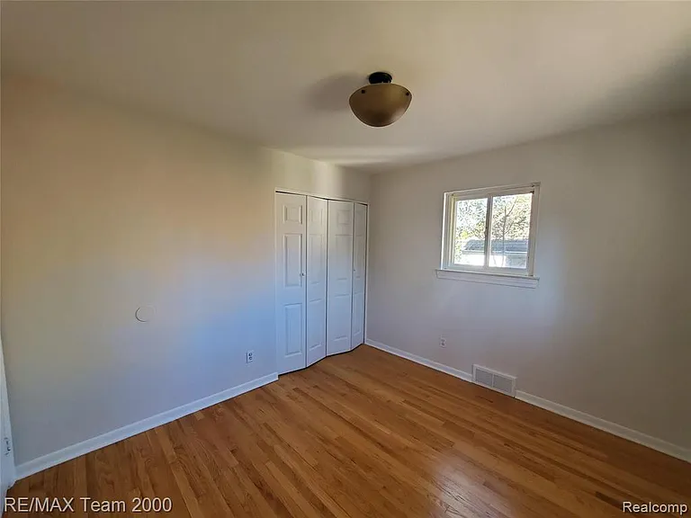 5637 Merrick St — Photo 13