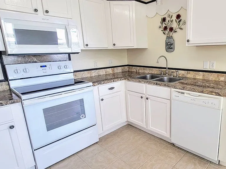 512 S Pearl St #B — Photo 8