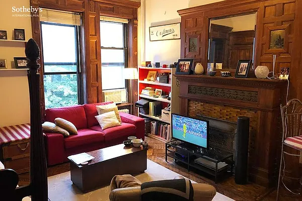 Rented by Sotheby's International Realty | media 12