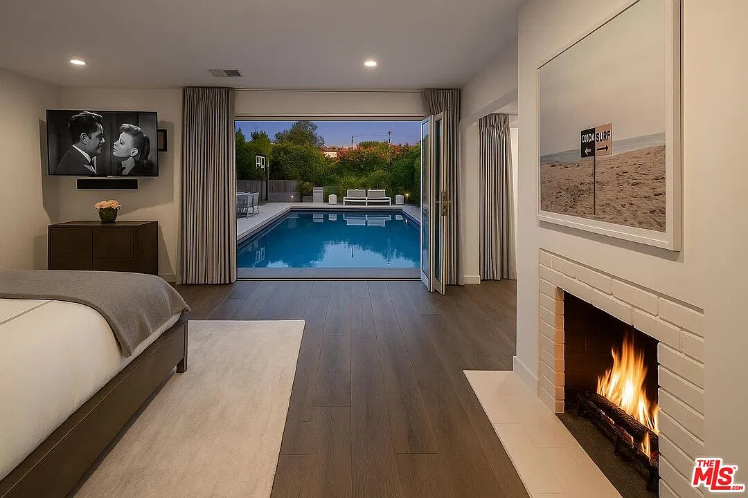 6 bed, 6.0 bath, 4645 sqft, $50,000 — Photo 2