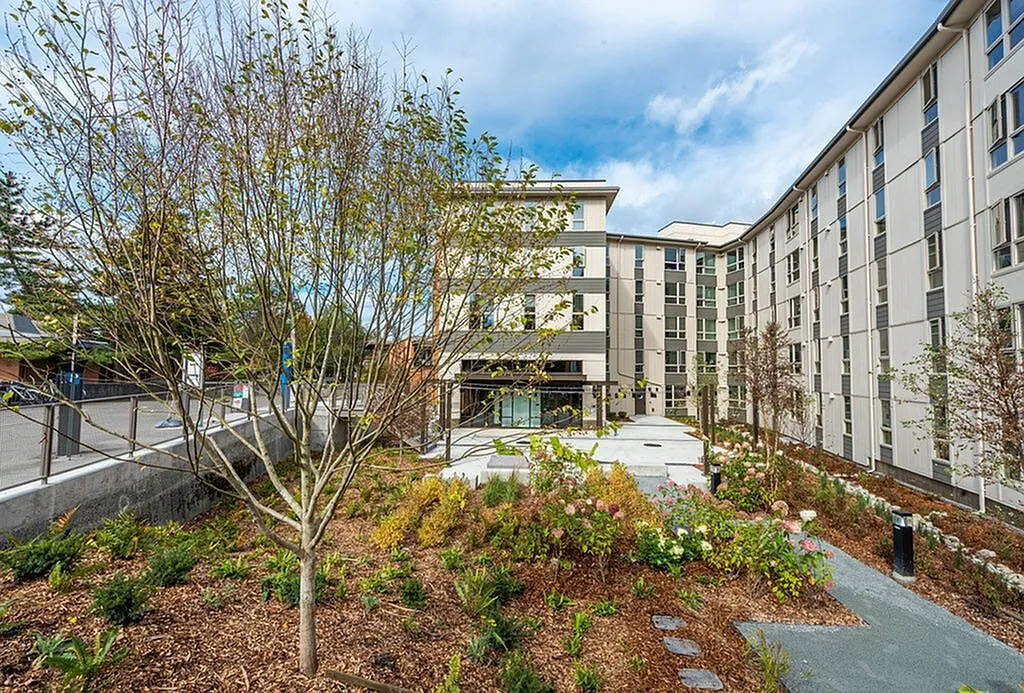 Alder Residence Hall — Photo 1