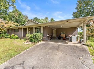 3481 Maynard Cir, Gainesville, GA 30506