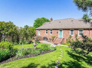 12 Shore Garden Rd, Hull, MA 02045
