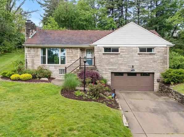 1146 Lakemont Dr, Pittsburgh, PA 15243