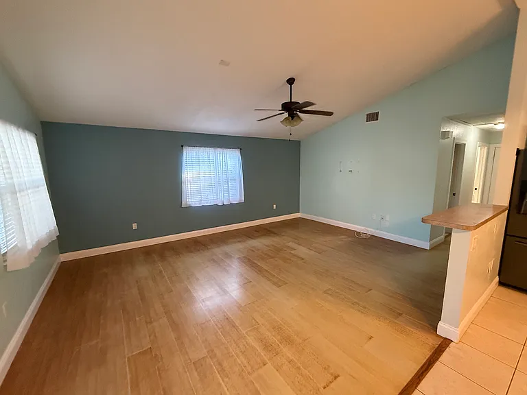 448 Glenwood Ave — Photo 10