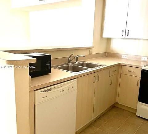 3rd image of 11185 SW 6th St APT 201