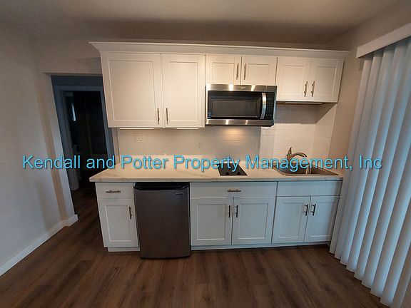 2nd image of 405 Hillcrest Dr #B