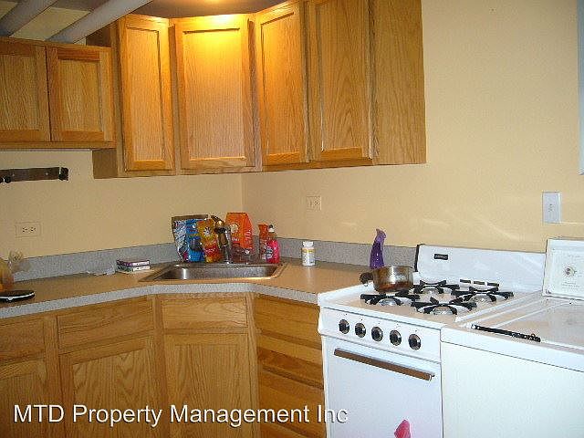 2nd image of 3644 N Greenview Ave #Gdn