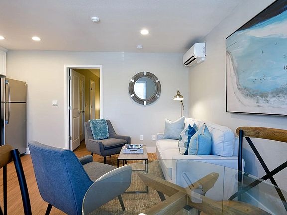 1BR, 1BA - 480 SQ FT