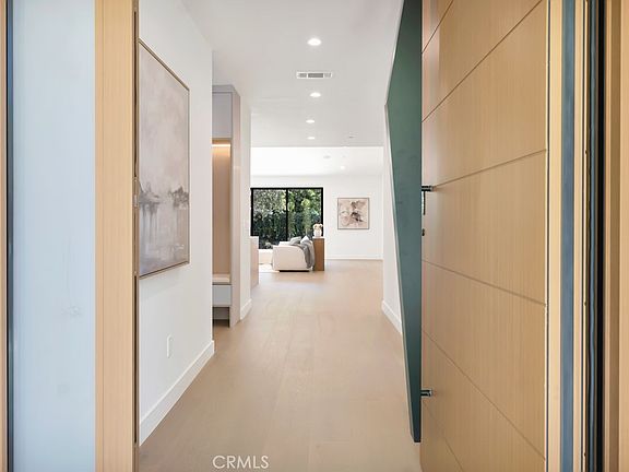 4th image of 17534 Collins St