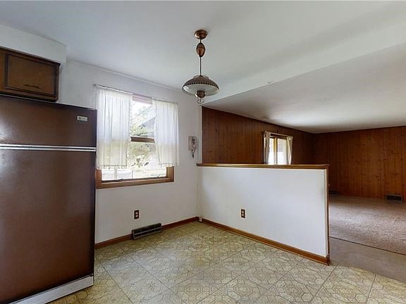 4th image of 67 Nassau Ct
