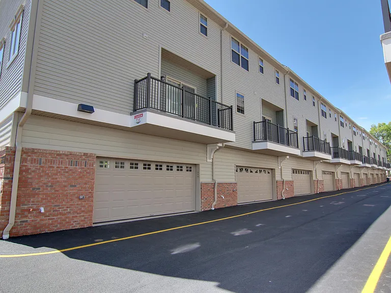 Gramercy Townhomes - 205 — Photo 26