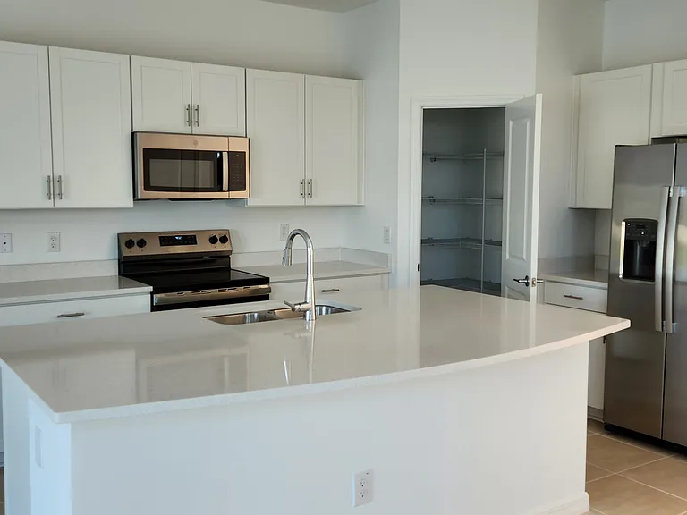 2136 Hallier Cv — Photo 6