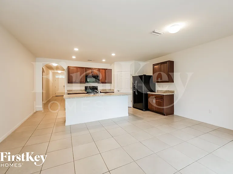 519 SW 29th Ter — Photo 7