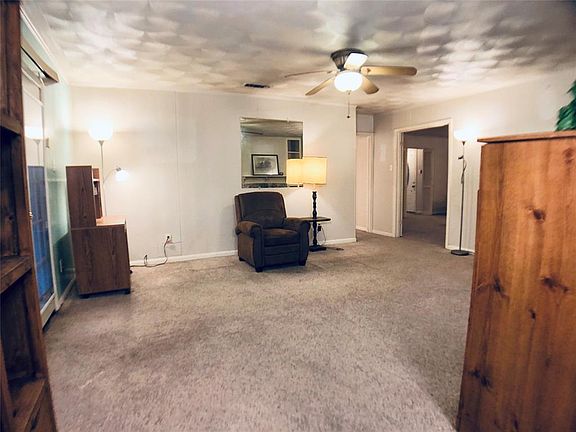 4th image of 202 Goerte Dr