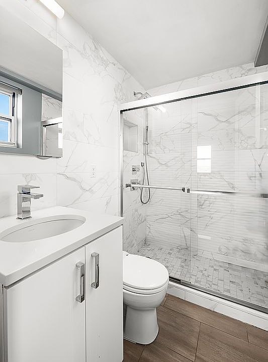 2nd image of 5800 Arlington Ave APT 6B