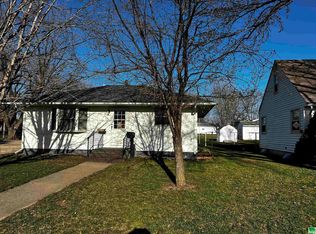 908 Cornelius St, Cherokee, IA 51012