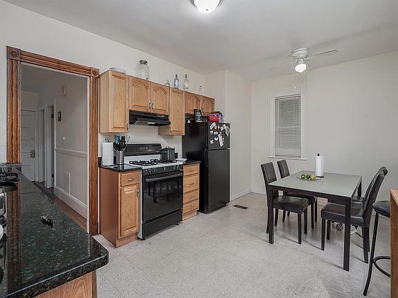 4th image of 47 Saint Margaret St #1