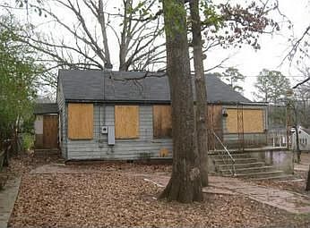 2nd image of 2110 S Taylor St