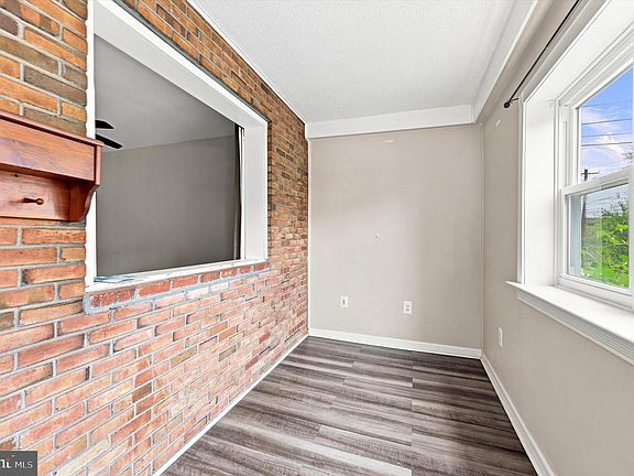 2nd image of 3915 James St