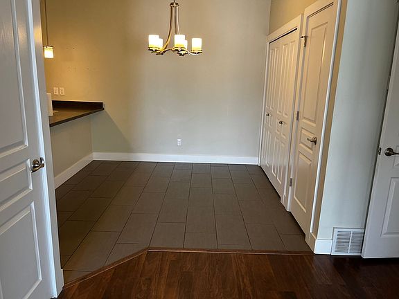 4th image of 170 E Belmont Ave APT 23