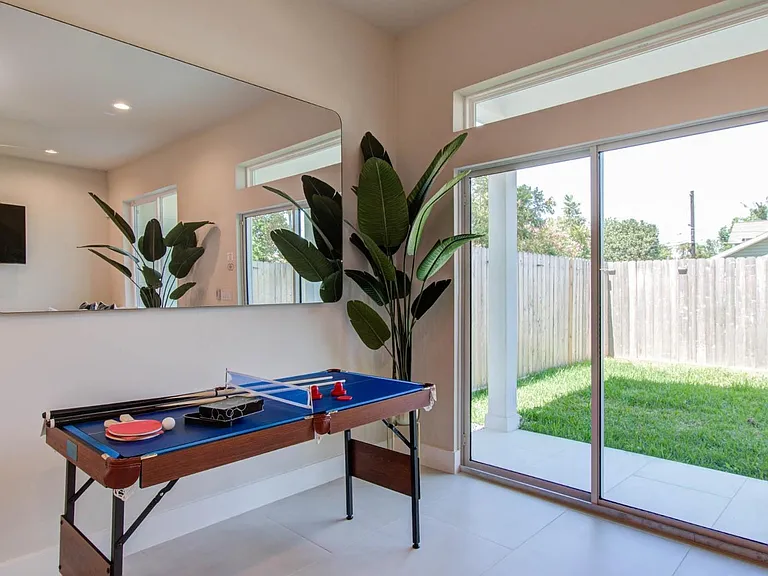 5215 Noble St #B — Photo 25