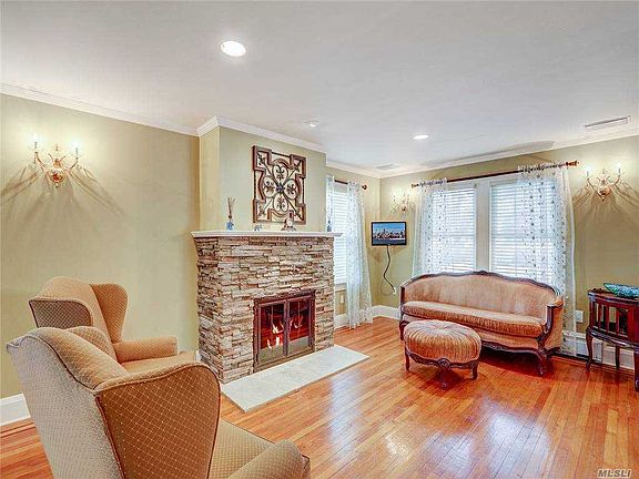 3rd image of 102 Argyle Rd