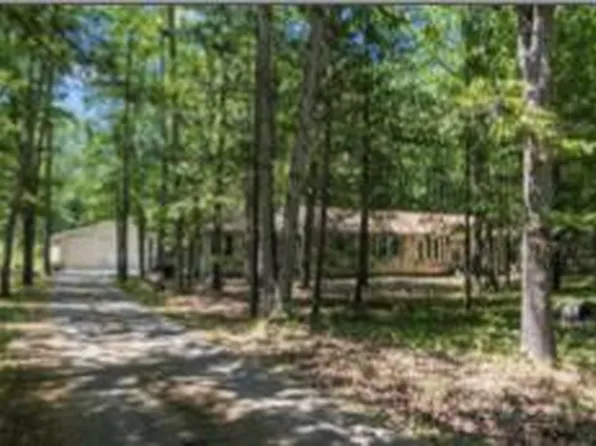 8324 Albrecht Rd, Interlochen, MI 49643