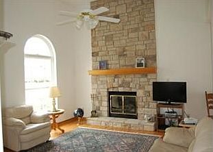 4th image of 10801 Johnson Dr