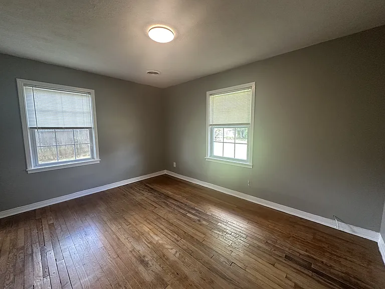 104 Glendale Ave — Photo 6