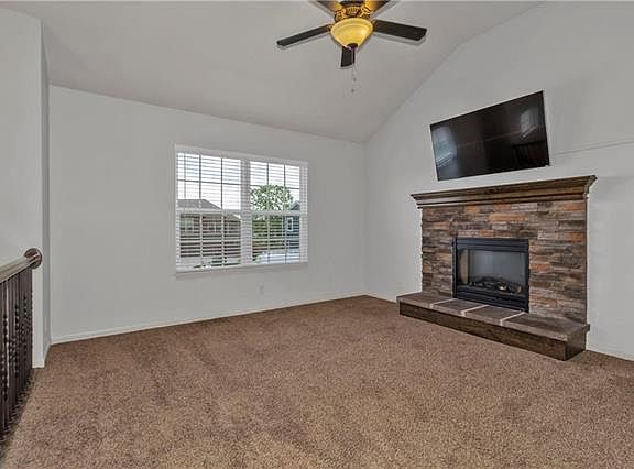 3rd image of 4709 Chester Ave