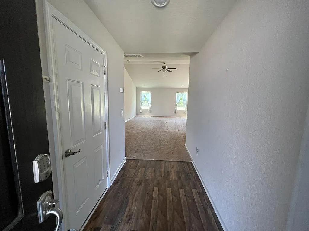 3 bed, 1525 sqft, $1,895 — Photo 2