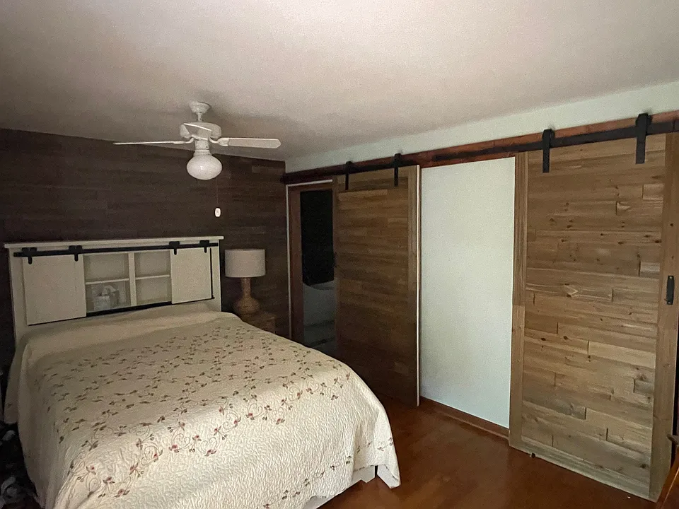 33 Channel Ln