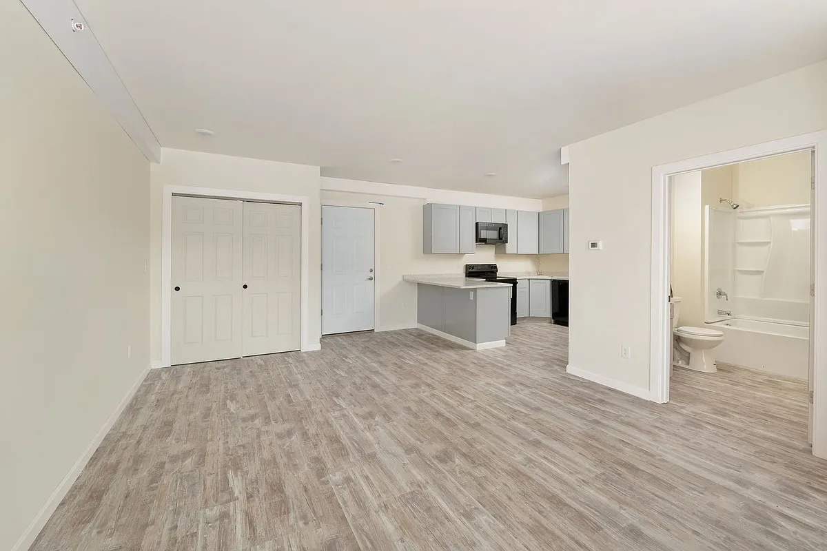 Building Photo - Pine Street Apartments