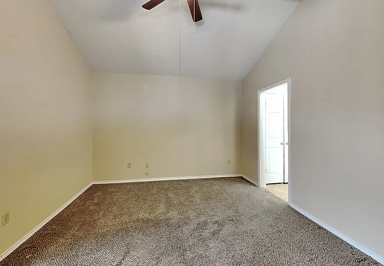 9600 Royal Ln #301 — Photo 14