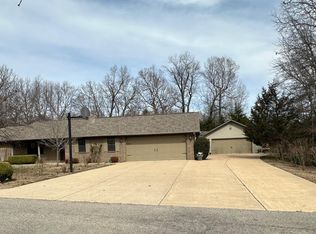 142 Versailles Dr, Bull Shoals, AR 72619