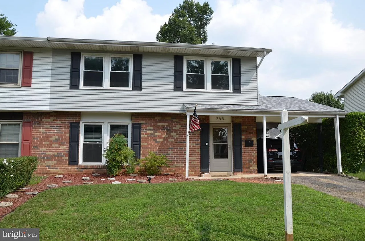 755 Chapelgate Dr photo 1