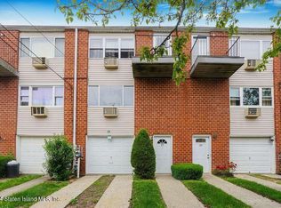 27 Francine Ct #A, Staten Island, NY 10306