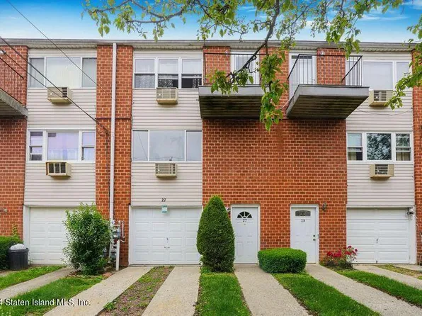 27 Francine Ct #A, Staten Island, NY 10306