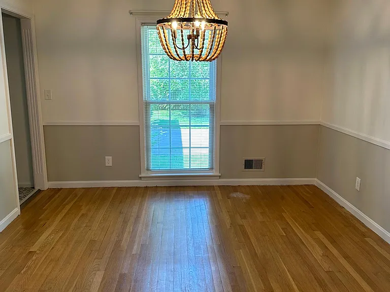 402 Gatehouse Ln — Photo 6
