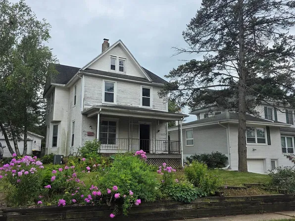 29 E Jefferson St, Freeport, IL 61032