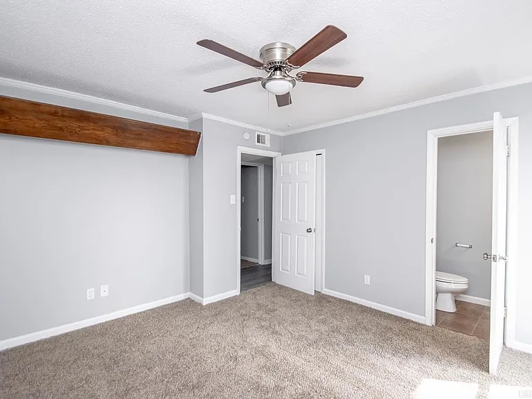 63 Robinson St — Photo 24