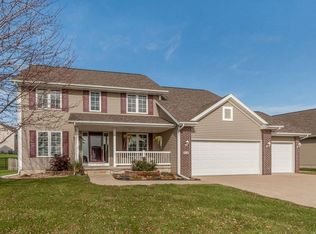 214 Gas Light Ct SW, Cedar Rapids, IA 52404