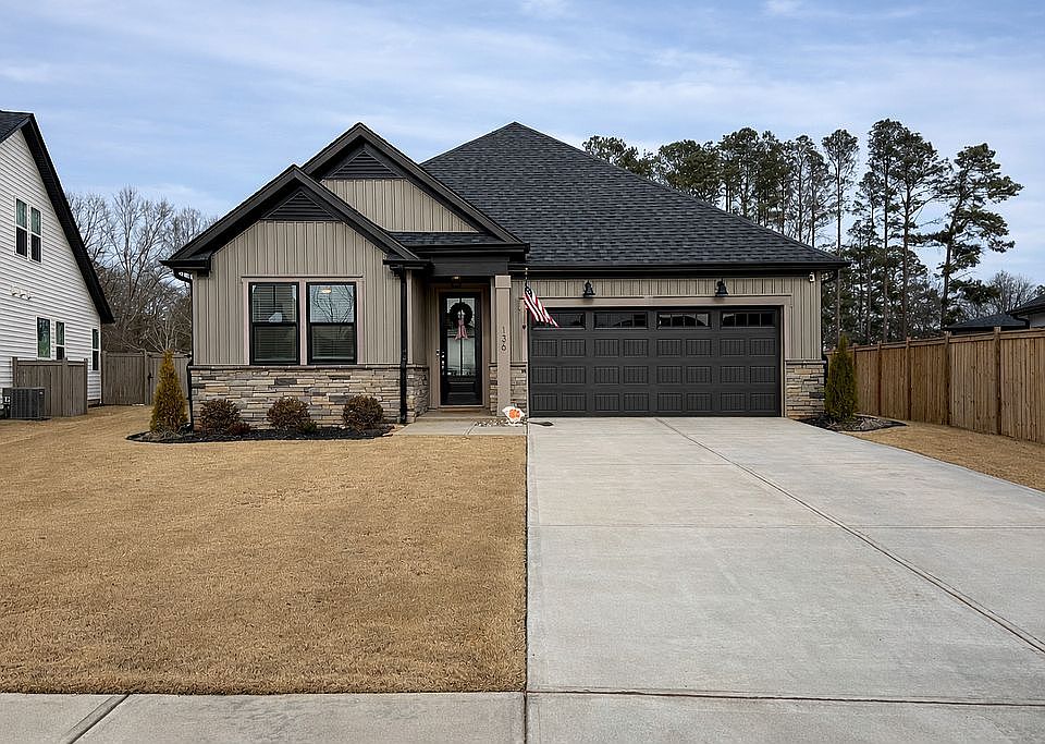 1st image of 136 Laurel Oak Dr