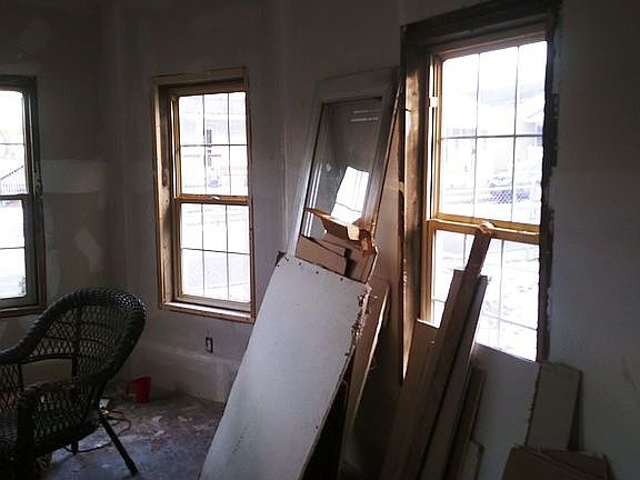 2nd image of 423 Florence St